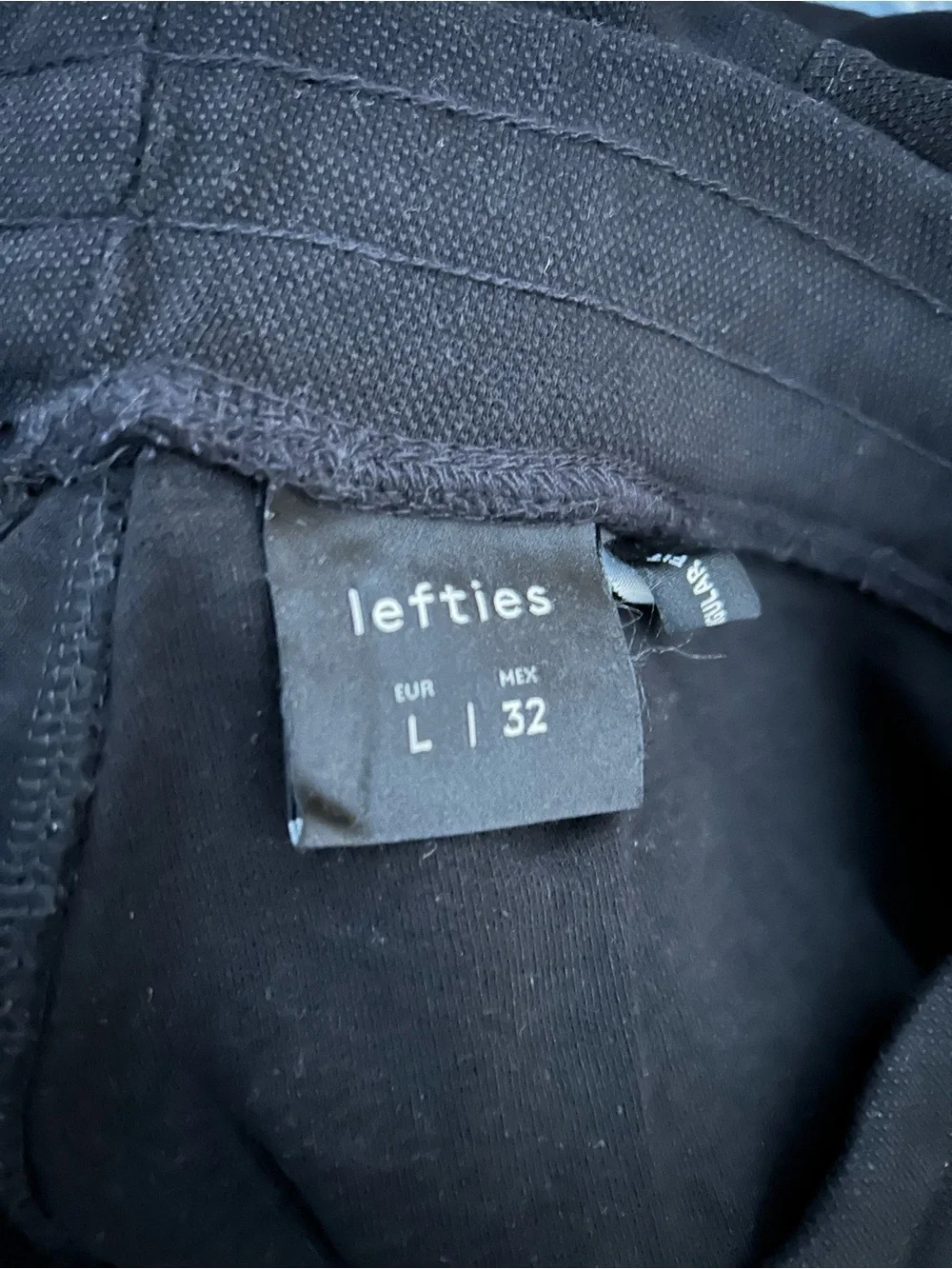 Lefties Black Cargo Sweat Shorts - Men's L (32) - Cotton Blend Fleece-Back Jogge